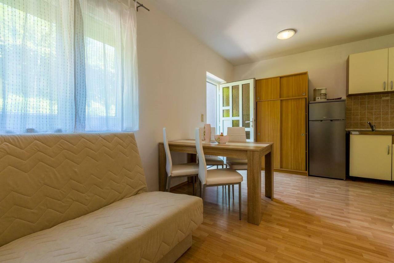 דראמליי Apartments Alin מראה חיצוני תמונה