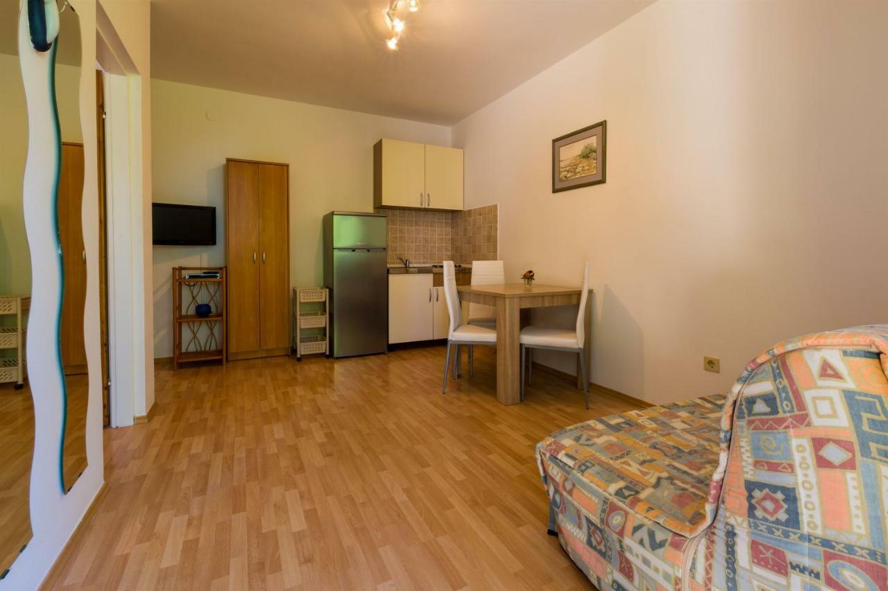 דראמליי Apartments Alin מראה חיצוני תמונה