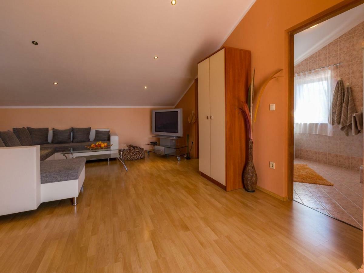 דראמליי Apartments Alin מראה חיצוני תמונה