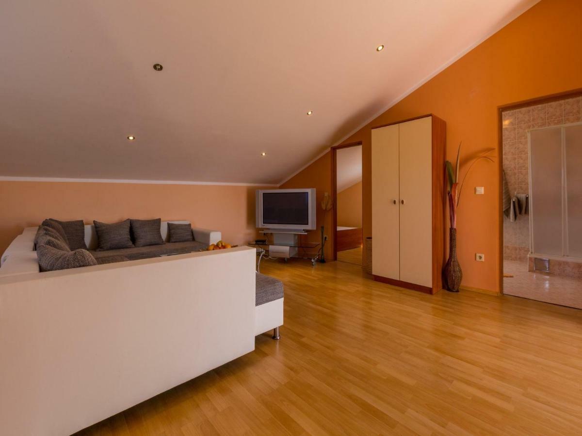 דראמליי Apartments Alin מראה חיצוני תמונה