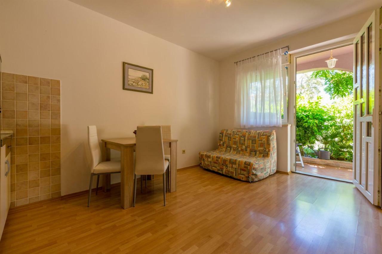 דראמליי Apartments Alin מראה חיצוני תמונה