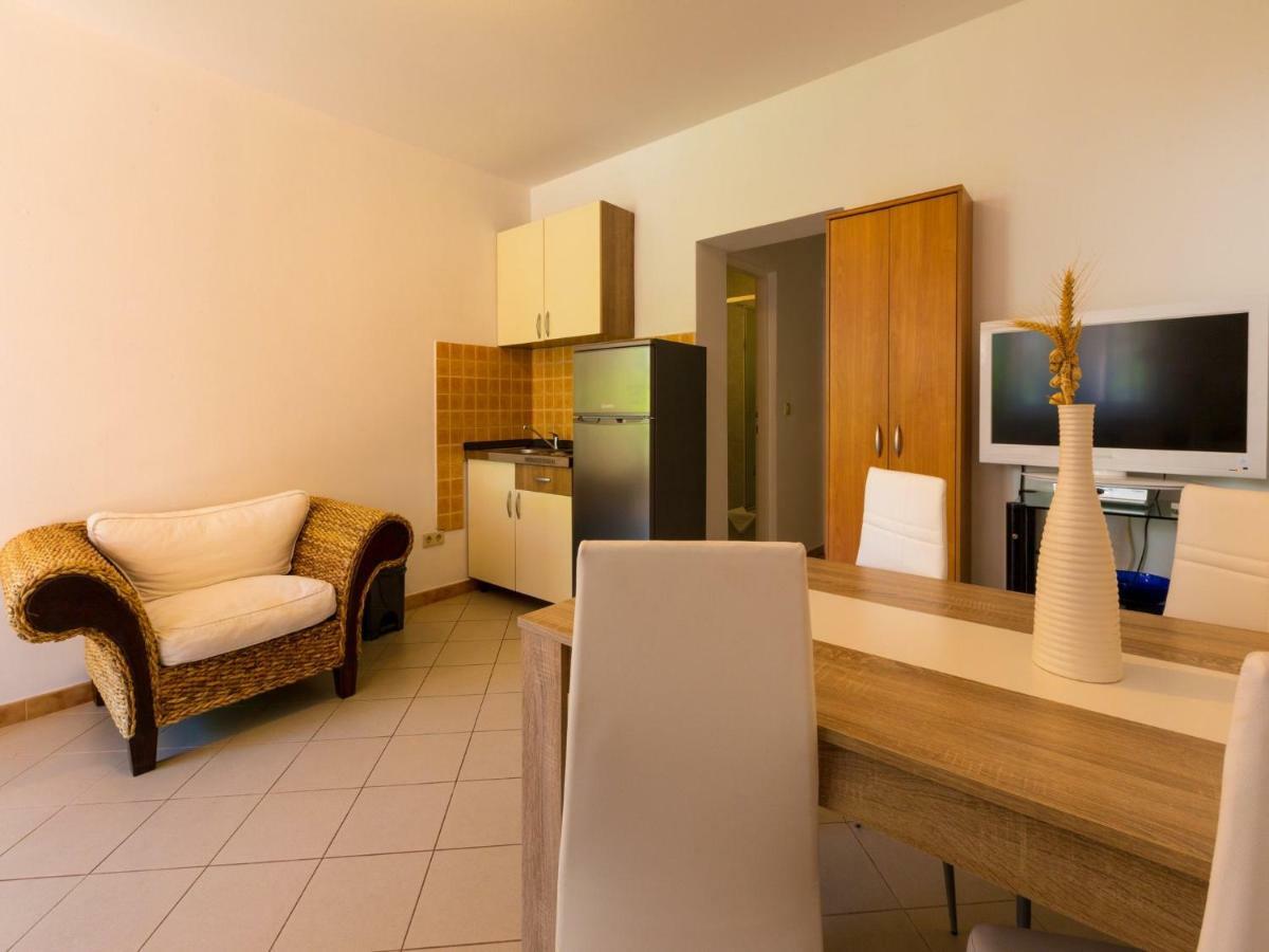 דראמליי Apartments Alin מראה חיצוני תמונה