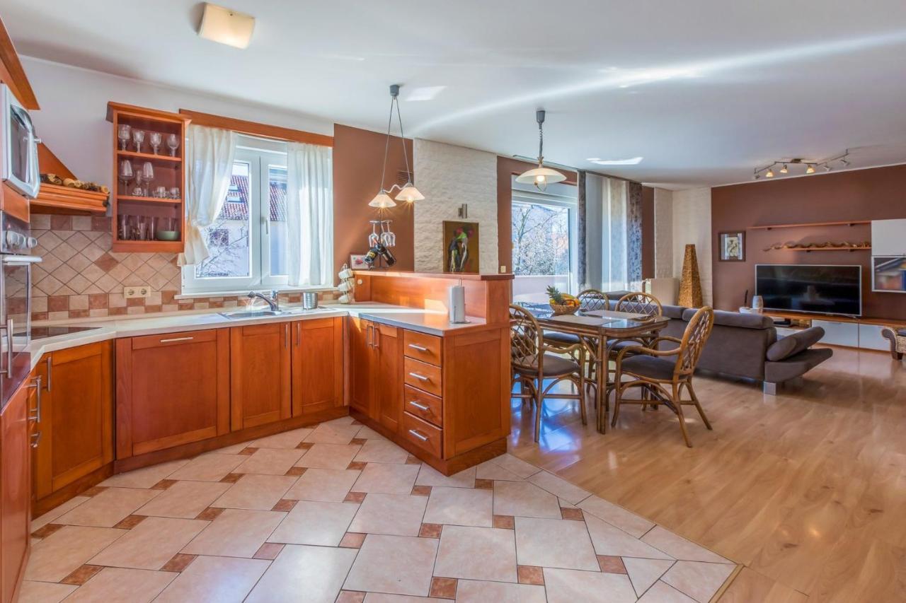דראמליי Apartments Alin מראה חיצוני תמונה