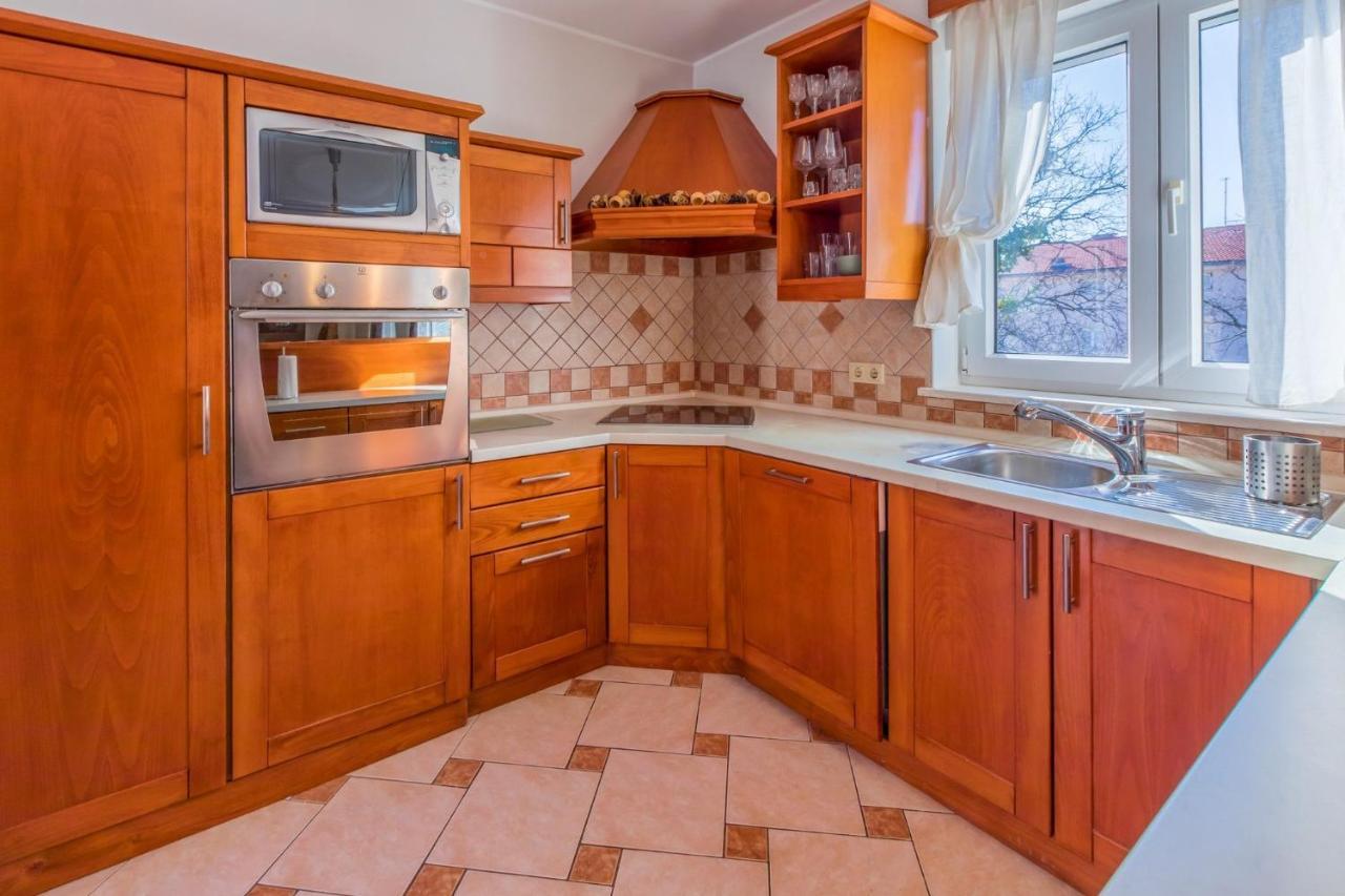 דראמליי Apartments Alin מראה חיצוני תמונה