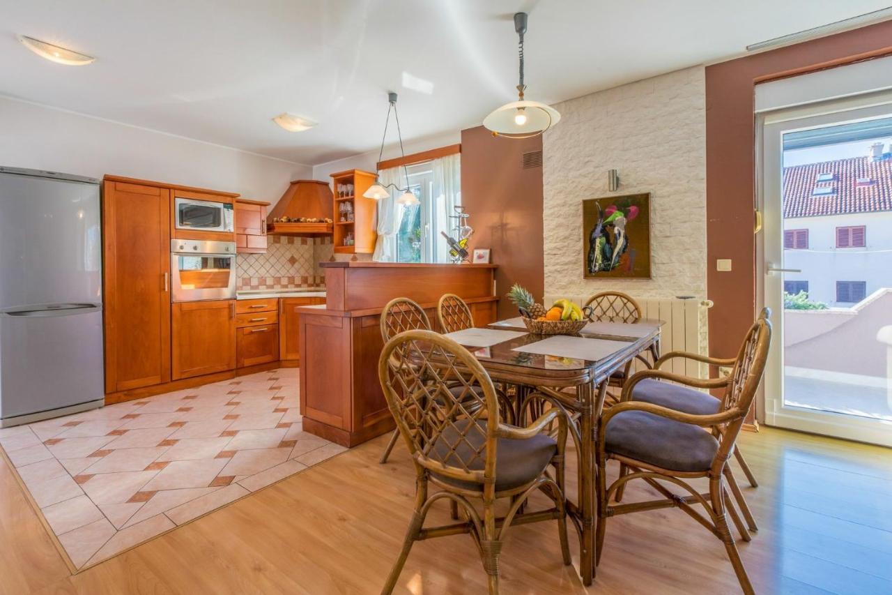 דראמליי Apartments Alin מראה חיצוני תמונה